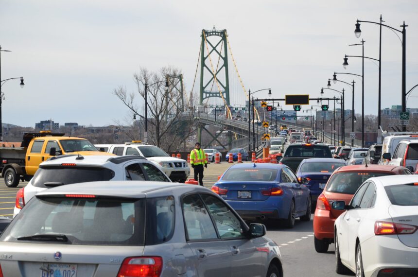 weekend-gridlock-takes-toll-on-halifax-bridge-traffic