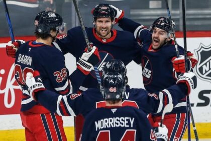 iafallo-scores-twice,-hellebuyck-earns-7th-shutout,-as-winnipeg-jets-blank-devils-4-0