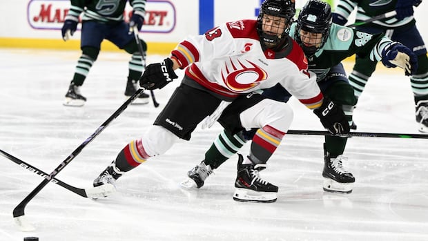 vanisova-scores-twice-late-as-ottawa-charge-stun-boston-fleet-to-keep-playoff-hopes-alive
