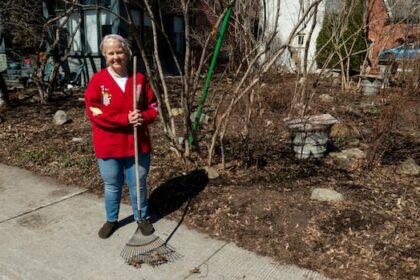 gardeners-celebrate-vote-to-allow-growing-food-on-city-boulevards