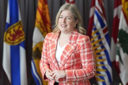 canada-expecting-smaller-hit-from-trump’s-global-tariffs,-says-nb.-premier-after-meeting-pm