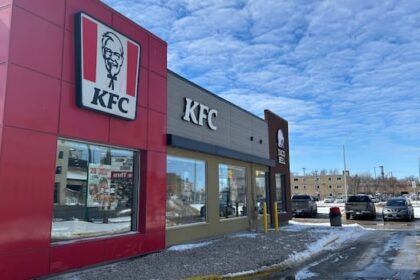 man,-27,-charged-with-mischief-after-damaging-winnipeg-kfc-restaurant-saturday-evening