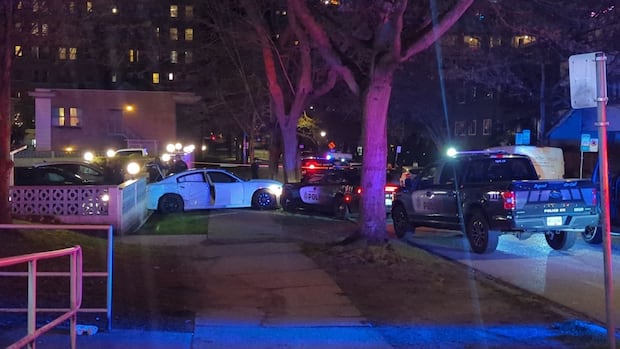 2-arrested-after-car-chase-in-vancouver’s-west-end,-police-say