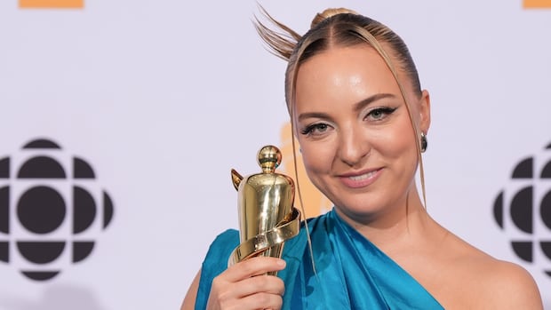 lowell,-tate-mcrae-win-big-for-global-hits-at-juno-awards-industry-gala-in-vancouver