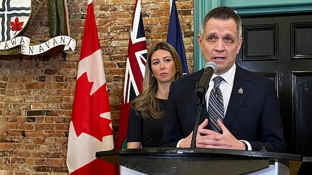 ottawa,-gatineau-mayors-pressure-federal-parties-on-struggling-downtown,-public-service