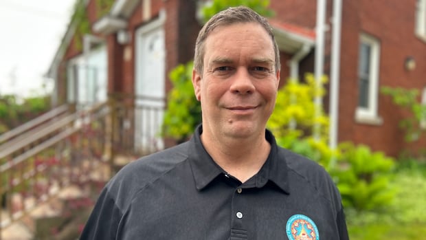 political-turf-war-over-outreach-centre-comes-at-expense-of-vulnerable-islanders,-says-advocate