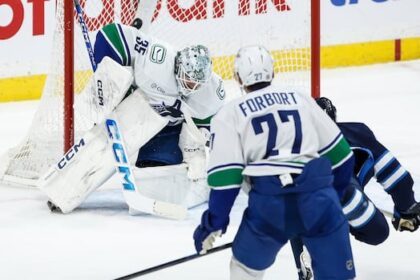 teammates-‘wowed’-after-perfetti-fires-wrist-shot-past-vancouver-in-jets’-3-1-victory
