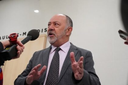 quebec-wants-to-make-it-harder-for-doctors-to-go-from-public-to-private-system