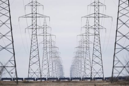 kinew-backing-away-from-goal-of-weaning-manitoba-hydro-off-fossil-fuels-by-2035