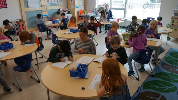 teachers’-federation,-government-of-saskatchewan-sign-new-collective-agreement