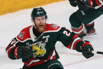 qmjhl-playoffs:-mooseheads-add-another-chapter-to-cinderella-story,-take-3-2-series-lead