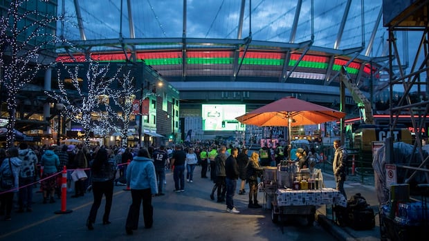 visits-to-downtown-vancouver-dropped-in-2024,-while-the-number-of-vacant-storefronts-rose