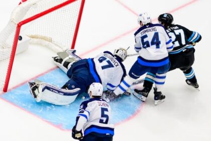 scheifele-got-the-jets-on-the-scoreboard-but-utah-still-tramples-over-winnipeg-with-4-1-victory