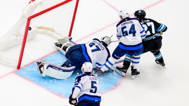 scheifele-got-the-jets-on-the-scoreboard-but-utah-still-tramples-over-winnipeg-with-4-1-victory