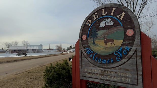 some-small-alberta-villages-say-voting-themselves-out-of-existence-may-be-a-path-to-prosperity