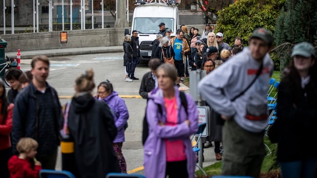 official-apologizes-for-voting-delays-in-vancouver-byelection-as-councillor-elects-look-ahead