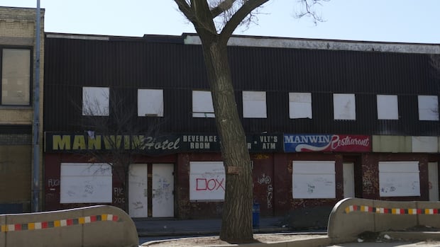 manwin-hotel-for-sale-for-$2.8m-shortly-after-city-order-forces-tenants-to-vacate