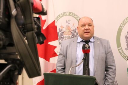 energy-minister-faces-questions-on-summerside-power-outages