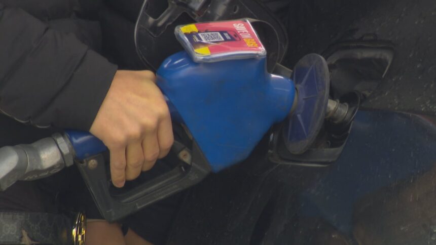 quebec-drivers-fill-up-in-ottawa-after-carbon-tax-cut