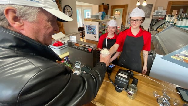 summerside-ice-cream-parlour-caught-in-‘sophisticated’-scam-costing-over-$5,000