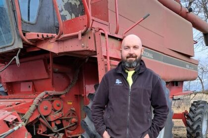 trying-to-fix-my-combine,-i-need-politicians-who-really-get-what-farmers-are-facing