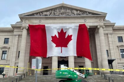 manitoba-government-makes-fixes-to-giant-canadian-flag-after-adopting-it-from-blue-bombers