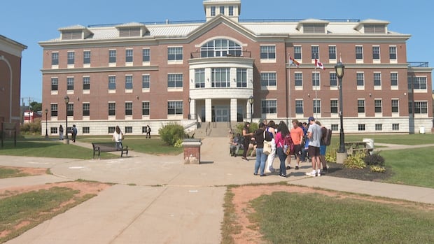 holland-college-suspends-8-programs,-citing-drop-in-revenue-caused-by-foreign-student-caps