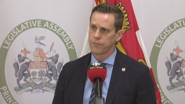 pei.-premier-rob-lantz-shares-plan-to-ease-flow-of-goods,-workers-among-provinces
