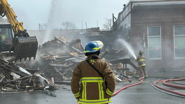 quinpool-road-partially-closed-due-to-structure-fire,-residents-asked-to-avoid-area