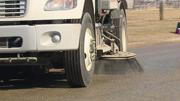 winnipeg-streets,-sidewalks-getting-spring-cleanup-starting-sunday