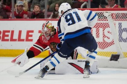 winnipeg-jets-score-central-division-title-after-defeating-chicago-5-4