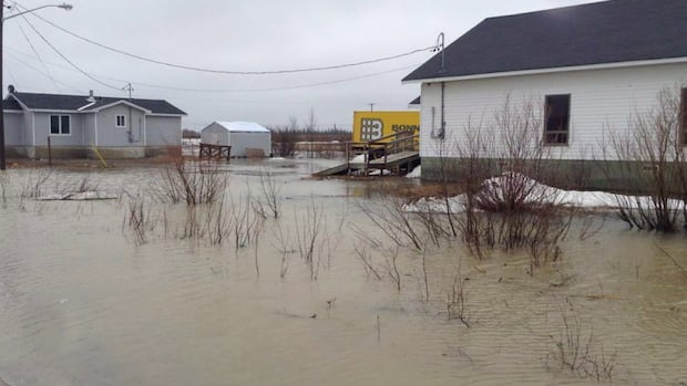 kashechewan-first-nation-declares-state-of-emergency,-begins-annual-precautionary-evacuation