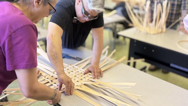 baskets-have-been-‘a-really-good-friend-to-our-people,’-says-indigenous-workshop-teacher
