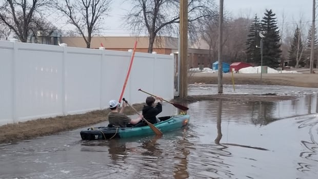 state-of-emergency-declared-after-flooding-in-aberdeen,-sask.