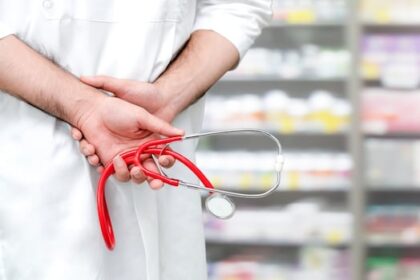 as-rural-ers-close,-doctors-seek-election-promises-for-pan-canadian-licensing