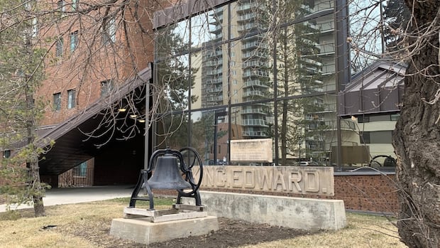 seniors-concerned-about-safety-of-saskatoon-housing-authority-building