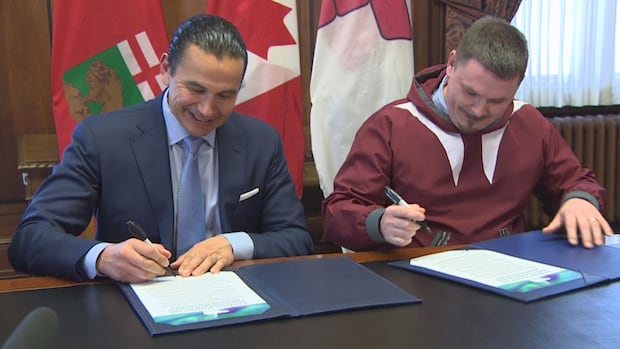 premiers-kinew,-akeeagok-ink-deal-to-build-hydro-transmission-line-from-manitoba-to-nunavut