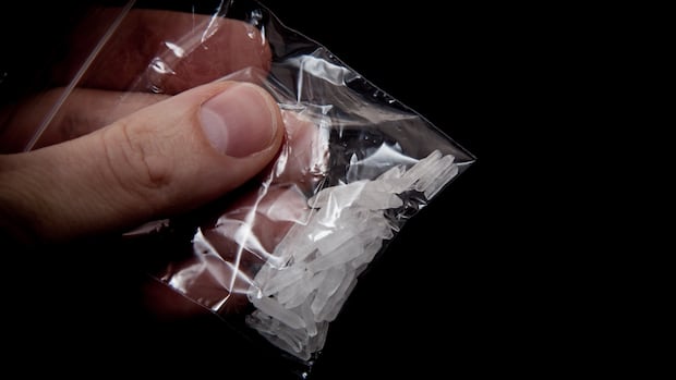 police-seize-10-kilos-of-meth,-arrest-6-accused-of-trafficking-drugs-from-bc.-to-manitoba