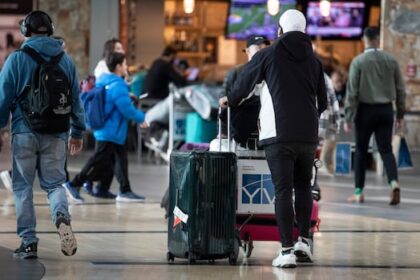 dozens-of-vancouver-flights-delayed-or-cancelled-as-nav-canada-warns-of-‘resource-constraints’