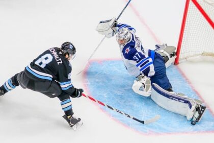 jets’-connor-hellebuyck-says-he’s-ready-for-rematch-against-blues’-backstop-binnington