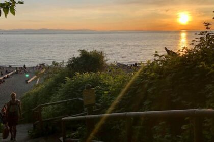 search-for-missing-swimmer-off-vancouver’s-wreck-beach-‘stood-down’-after-body-found