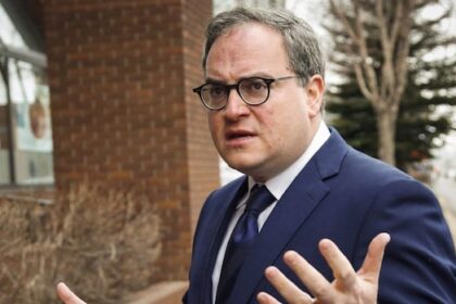 rebel-news-owner-ezra-levant-was-‘mentor’-to-poilievre,-says-author