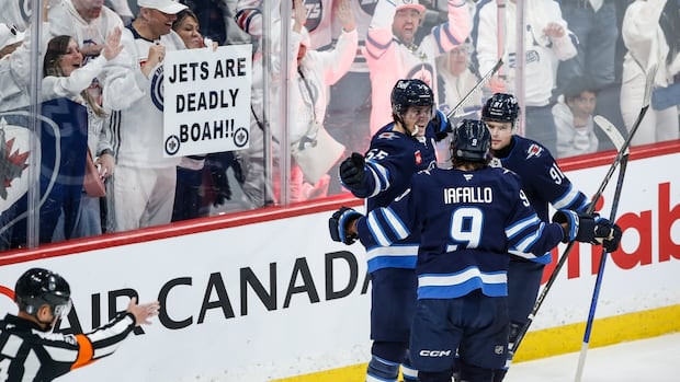 connor’s-late-goal-fuels-jets-to-5-3-win-over-blues-in-playoff-opener