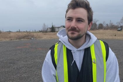 pei.-man-on-a-mission-to-make-island-roads-cleaner,-one-ditch-at-a-time
