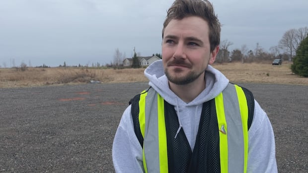 pei.-man-on-a-mission-to-make-island-roads-cleaner,-one-ditch-at-a-time
