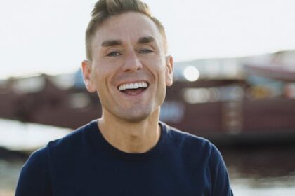 nb-comedian-worries-about-travelling-to-us.,-cancels-shows
