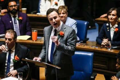 manitoba-ndp-slams-tories-for-questions-over-government-therapy-contract