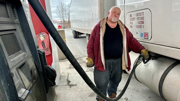 truck-drivers-talk-politics-as-canada-rolls-toward-election
