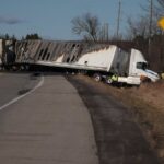 man-dies-in-crash-with-tractor-trailer-in-ottawa’s-east-end