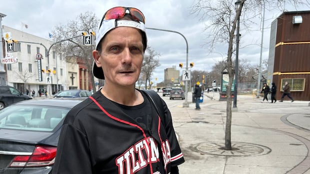 winnipeg-homeless-shelters-helping-clients-tackle-voting-barriers-ahead-of-election-day